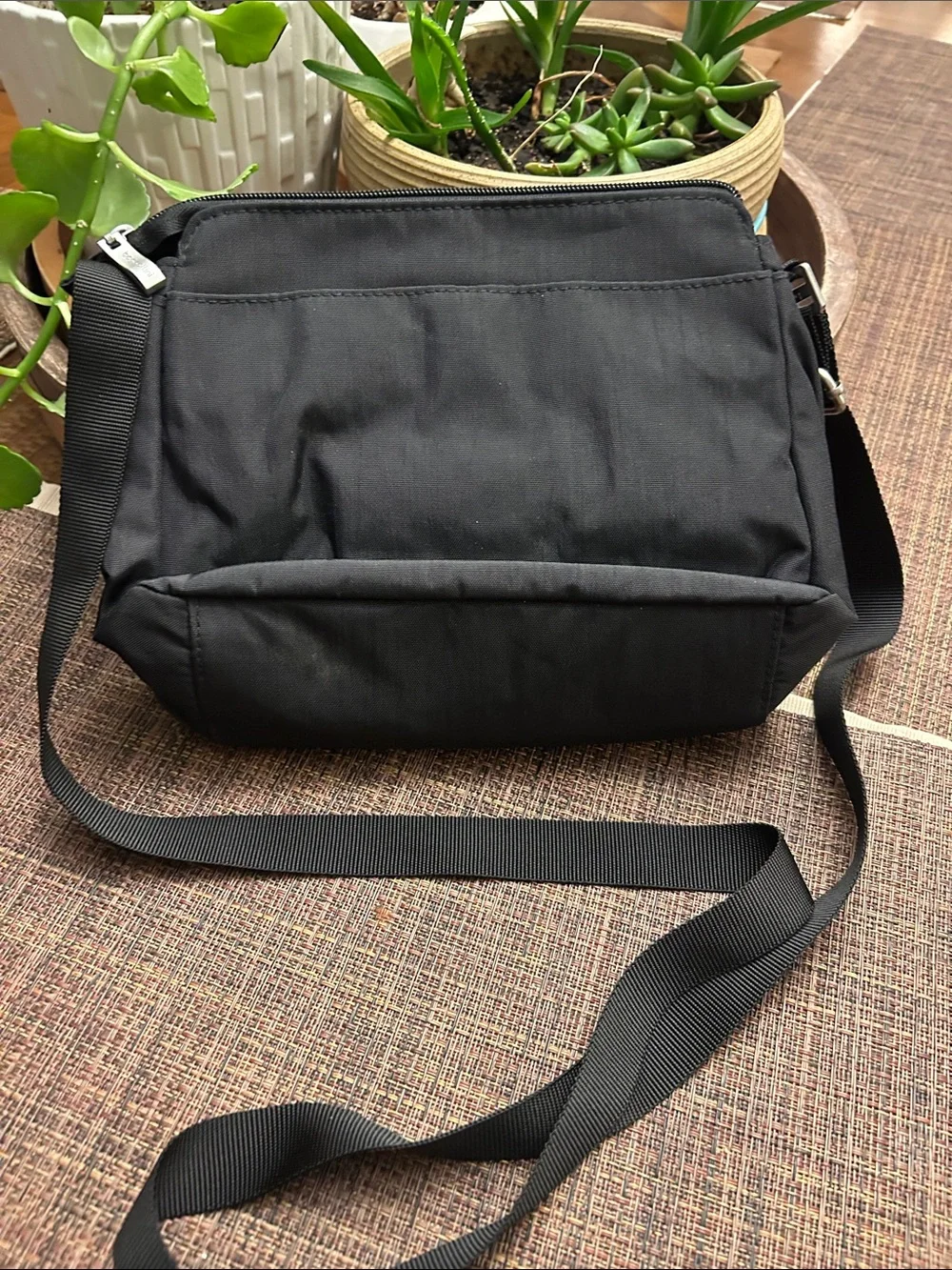 Baggallini Black Compact Crossbody Messenger Bag